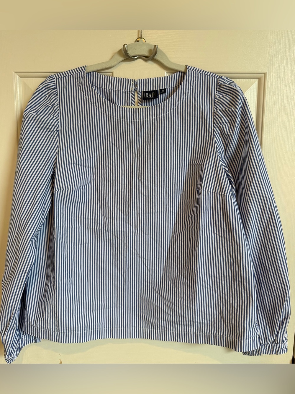 GAP Poplin Blue and White Striped Long-Sleeve Blouse EUC Size M